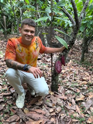 Zber peruánskeho kakaa tradičnou peruánskou rodinkou je krásny príklad spojenia prírody, kultúry a generácií. 🌿 Tento...